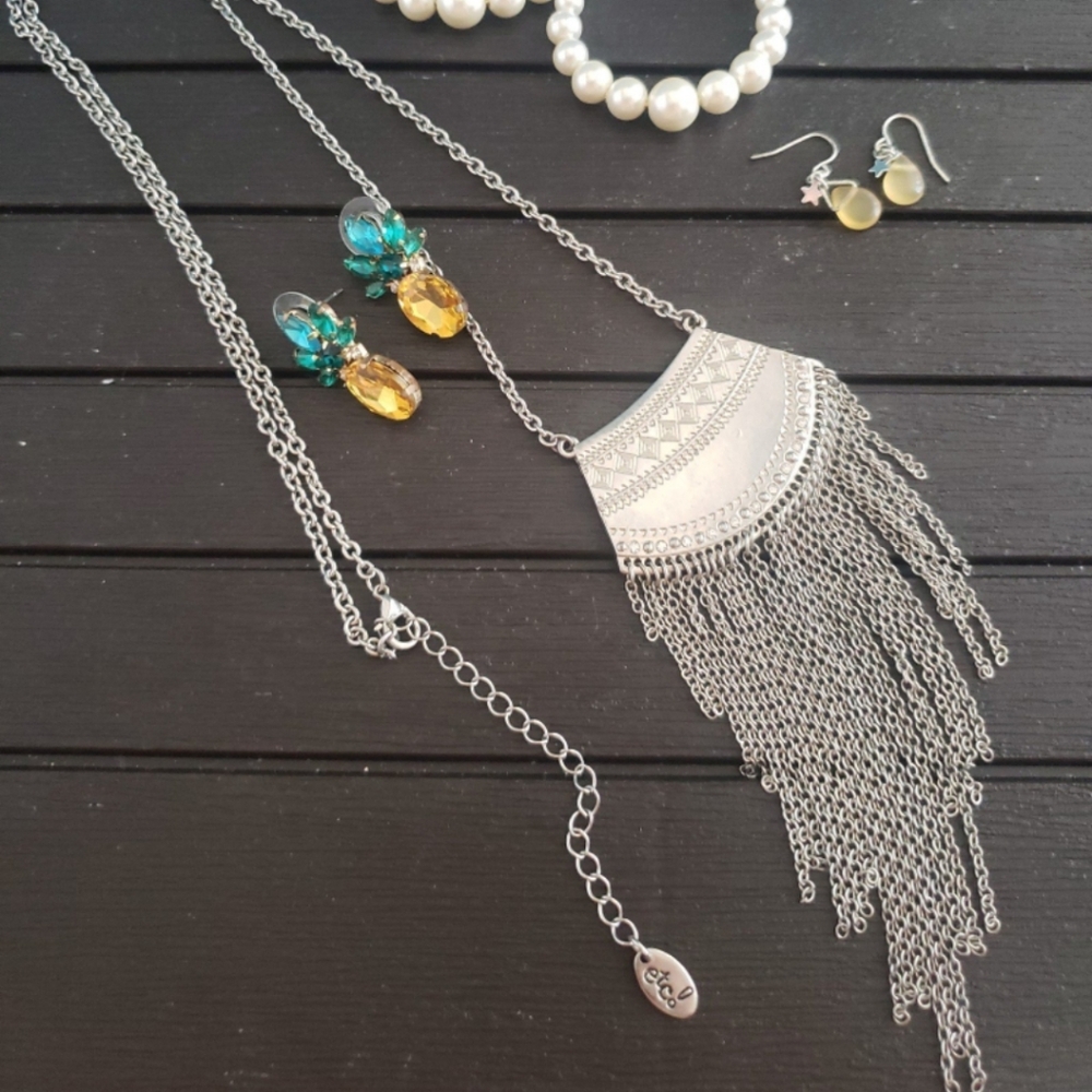 💕💕💕 5 for $20 Bundle necklace and 3 earrings pearl hoop dangle sparkle long